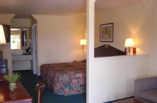фото отеля Oxford Inn & Suites Webster