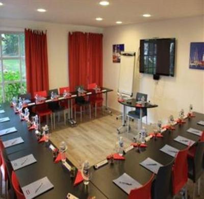 фото отеля Kyriad Hotel Lannion
