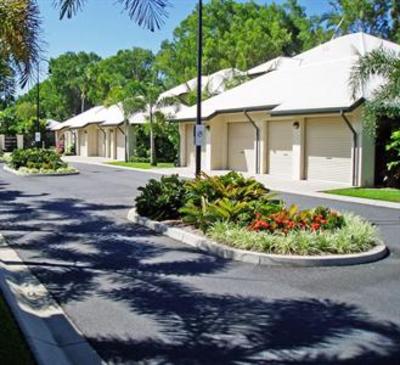 фото отеля Lahania By The Sea Apartments Cairns