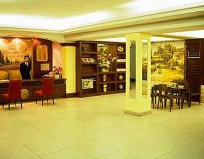фото отеля Guangdong Hotel Donghu Shenzhen