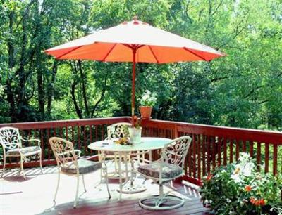фото отеля Honey Hill Inn & Cabins at Engadine