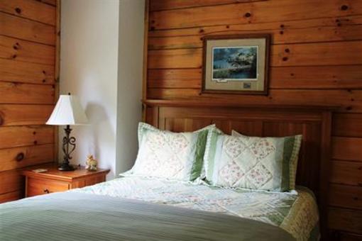 фото отеля Honey Hill Inn & Cabins at Engadine