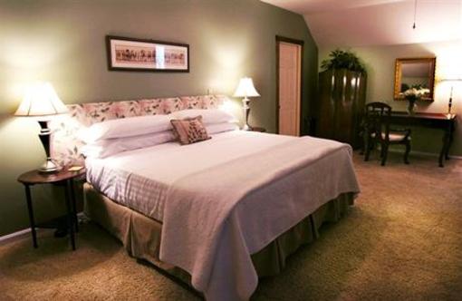 фото отеля Honey Hill Inn & Cabins at Engadine