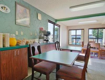 фото отеля Super 8 Mooresville Lake Norman