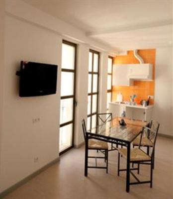 фото отеля Apartamentos H2 Caceres