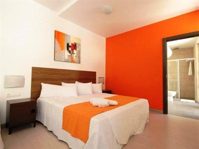 фото отеля Apartamentos H2 Caceres