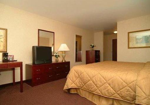 фото отеля Comfort Inn and Suites Fort Madison