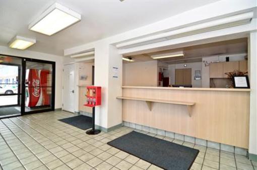 фото отеля Americas Best Value Inn Bridgeton - St. Louis / North