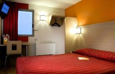 фото отеля Premiere Classe Paris Ouest - Nanterre - La Defense