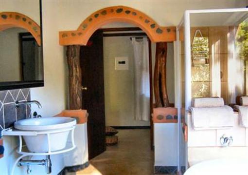 фото отеля Leopard Walk Lodge Hluhluwe