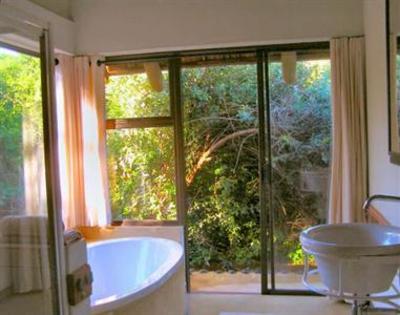 фото отеля Leopard Walk Lodge Hluhluwe