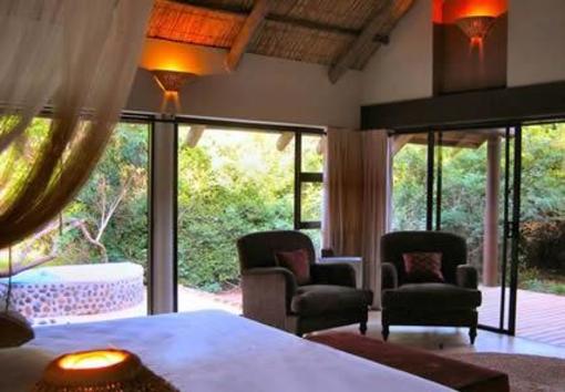 фото отеля Leopard Walk Lodge Hluhluwe