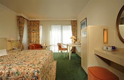 фото отеля Ringhotel Rheinhotel Vier Jahreszeiten