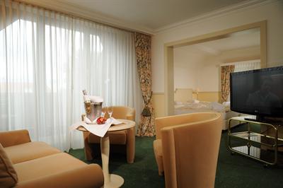 фото отеля Ringhotel Rheinhotel Vier Jahreszeiten