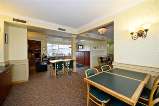 фото отеля Canadas Best Value Inn St. Catharines