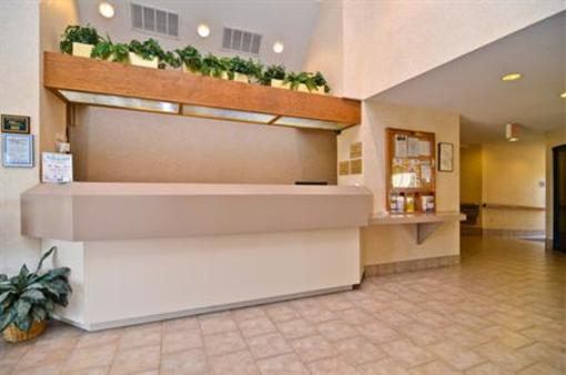 фото отеля Americas Best Value Inn & Suites Lees Summit
