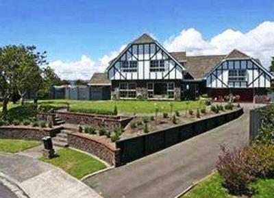 фото отеля Tudor Manor Bed & Breakfast