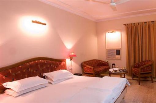фото отеля LMB Hotel