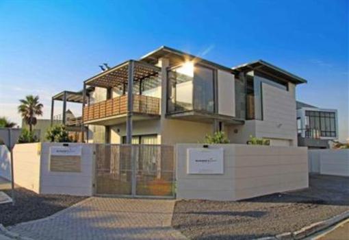 фото отеля Sunset Loft Guest House Cape Town