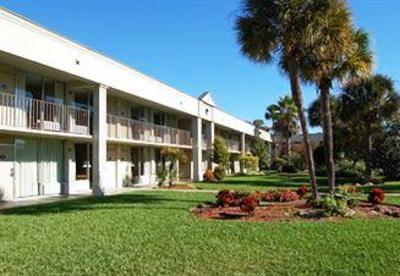 фото отеля Ramada Speedway Daytona