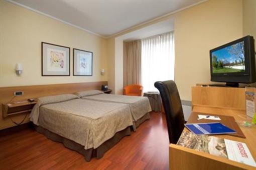 фото отеля Yoldi Hotel