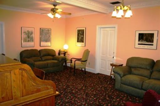 фото отеля The Carriage House Inn Bed and Breakfast