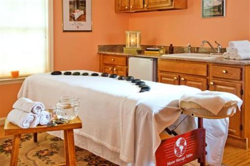 фото отеля The Carriage House Inn Bed and Breakfast