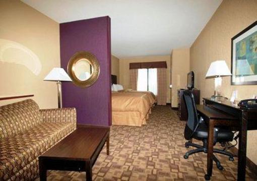 фото отеля Comfort Suites Whitsett
