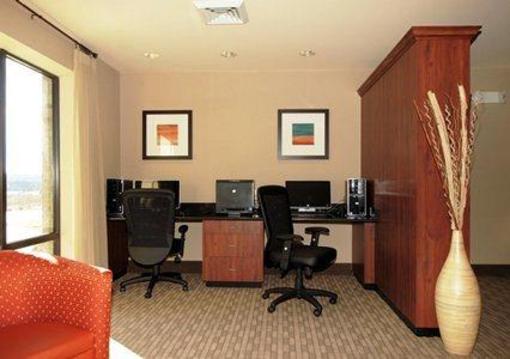 фото отеля Comfort Suites Whitsett