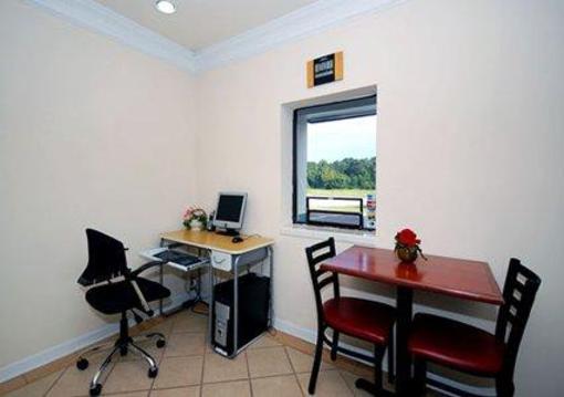 фото отеля Econo Lodge Goose Creek