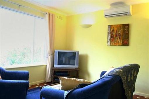 фото отеля Firmount Lodge Guest House Somerset West