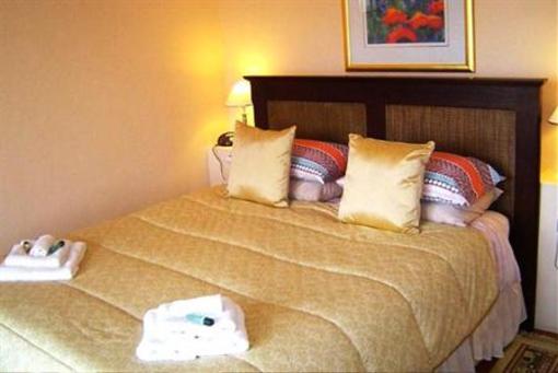 фото отеля Firmount Lodge Guest House Somerset West
