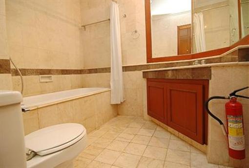 фото отеля Chandra Residence