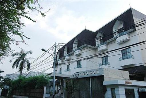 фото отеля Chandra Residence