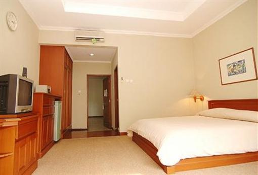 фото отеля Chandra Residence
