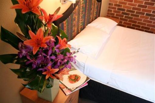 фото отеля Rose and Crown Hotel Perth