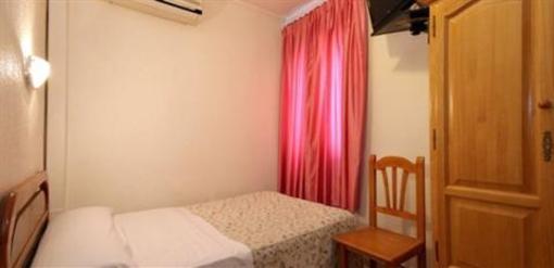 фото отеля Hostal Casa Bueno Madrid