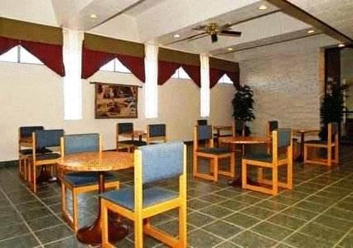 фото отеля Econo Lodge Phoenix