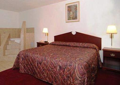 фото отеля Econo Lodge Phoenix