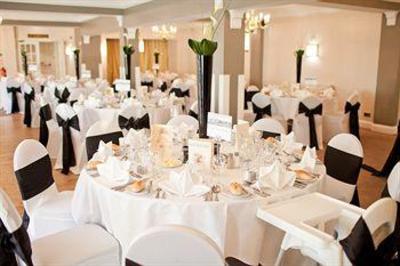 фото отеля Kaim Park Hotel Bathgate