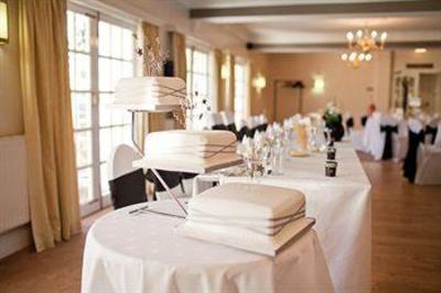 фото отеля Kaim Park Hotel Bathgate