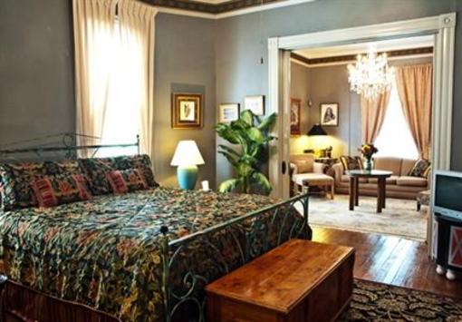 фото отеля Arbor House Suites Bed and Breakfast