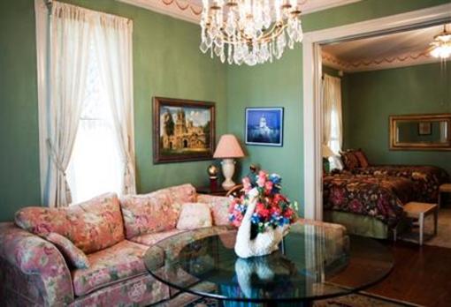 фото отеля Arbor House Suites Bed and Breakfast
