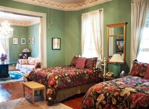 фото отеля Arbor House Suites Bed and Breakfast