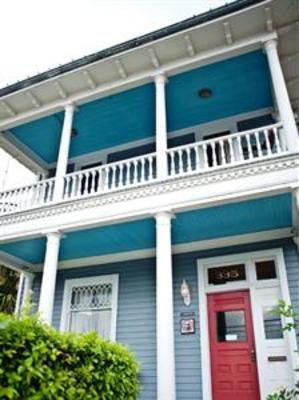 фото отеля Arbor House Suites Bed and Breakfast
