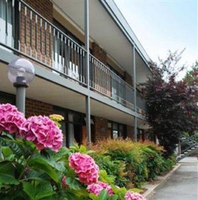 фото отеля Red Cedars Motel Canberra
