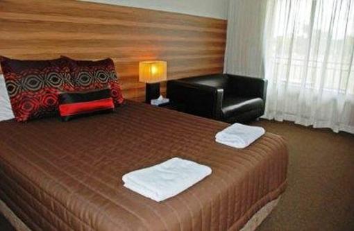 фото отеля Red Cedars Motel Canberra