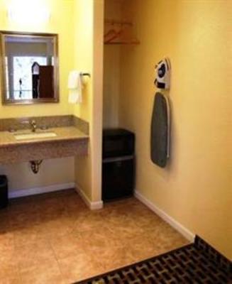 фото отеля Bay Breeze Inn Oakland