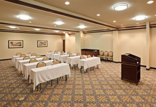 фото отеля Holiday Inn Express Hotel & Suites Sherman