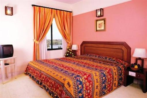 фото отеля Riviera Suites